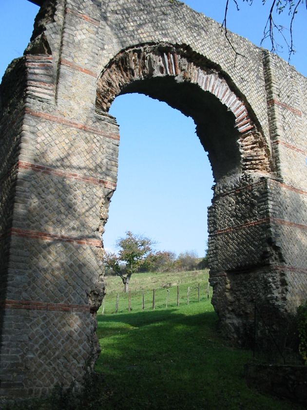 Mornant, pont canal du Mornantet