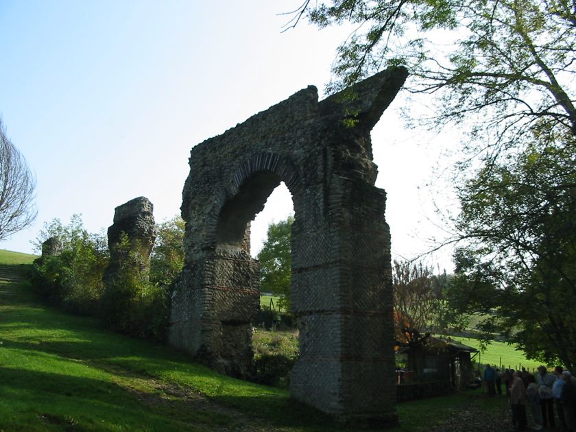 Mornant, pont canal du Mornantet