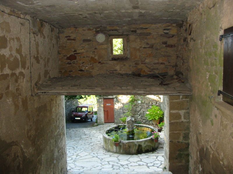 Barre des C©vennes, ©glise et ruelles
