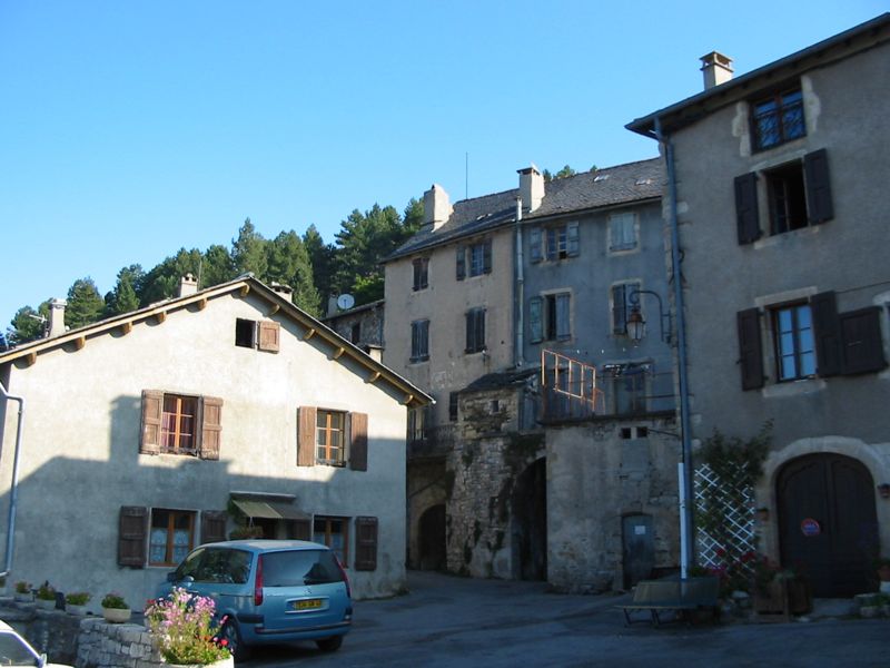 Barre des C�©vennes, �©glise et ruelles