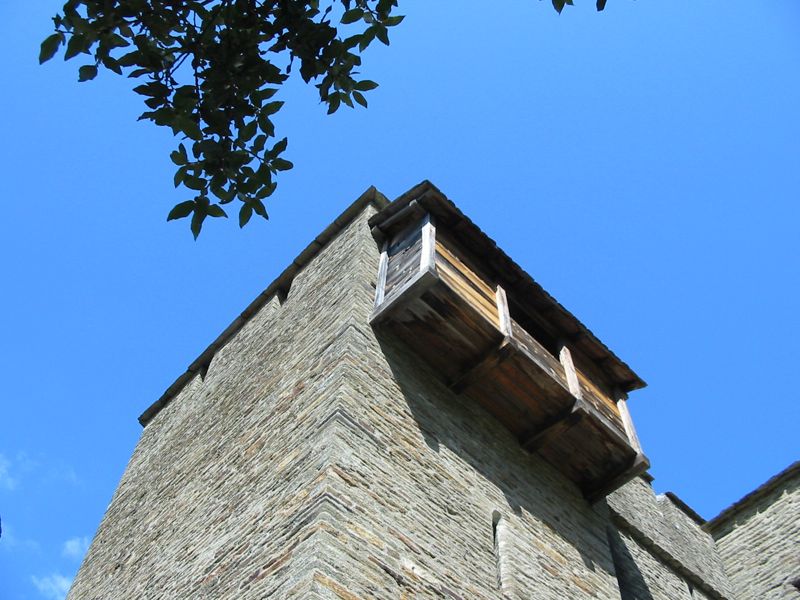 St Germain de Galberte ch�¢teau �©glise