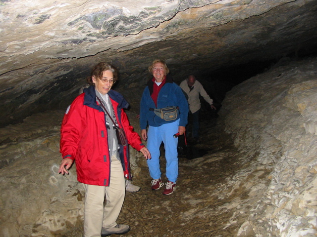 Grotte de Prérouge retour Yvette et Galinette